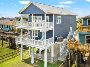 312 Seabean St, Surfside Beach, TX 77541