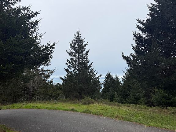 2nd image of 95 Vista Rd