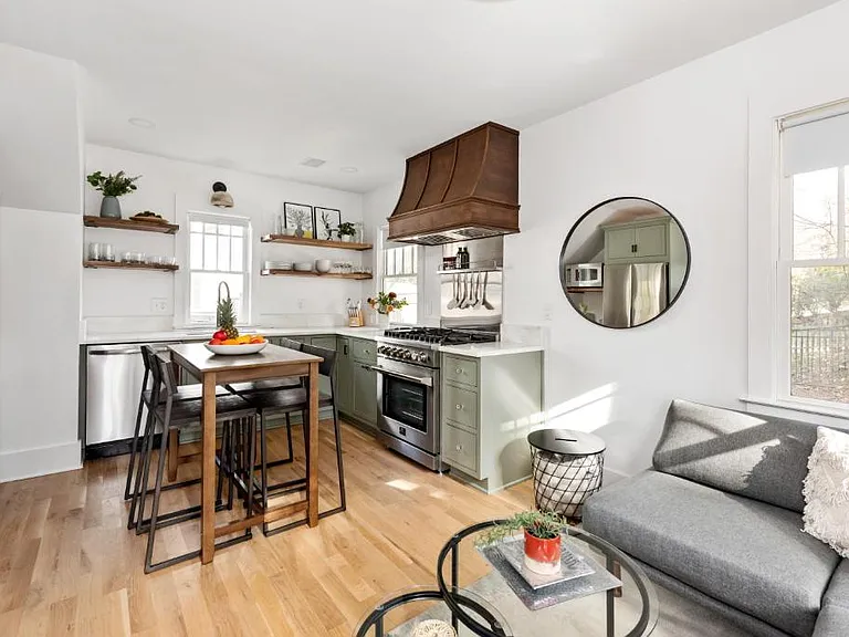338 Sinclair Ave NE #CH — Photo 4