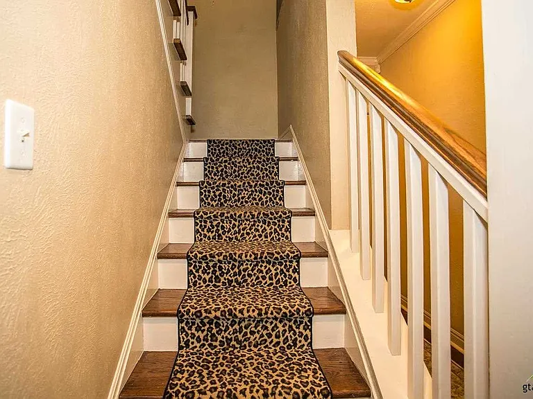 1323 S Donnybrook Ave — Photo 9