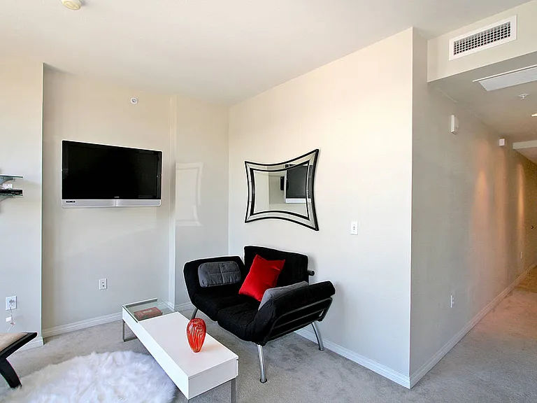 530 K St #618 — Photo 15