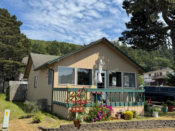 520 NW Spencer Ave, Depoe Bay, OR 97341