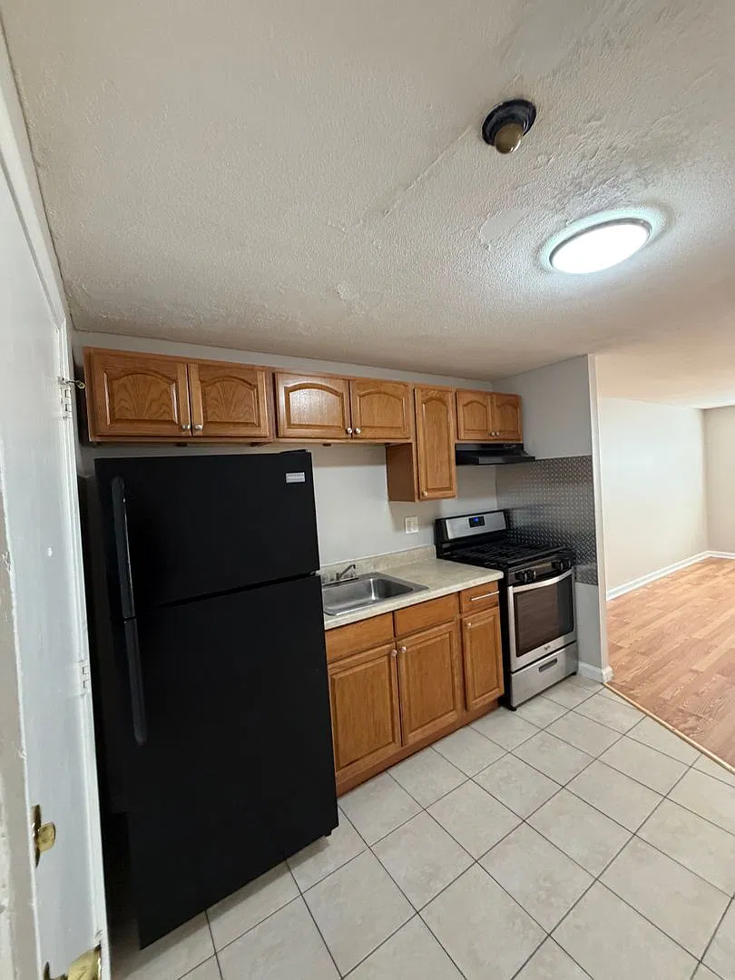 Willard Street Apartments offers the perfect location, with easy access to all major Highways 495... — Photo 4