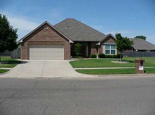 11729 Charleston Way, Yukon, OK 73099