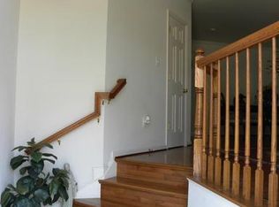 42683 Rolling Rock Sq, Chantilly, VA 20152