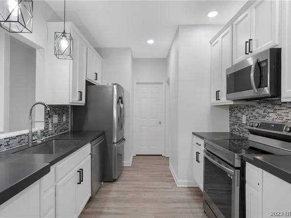 107 Hardwood Dr, Lake Ozark, MO 65049