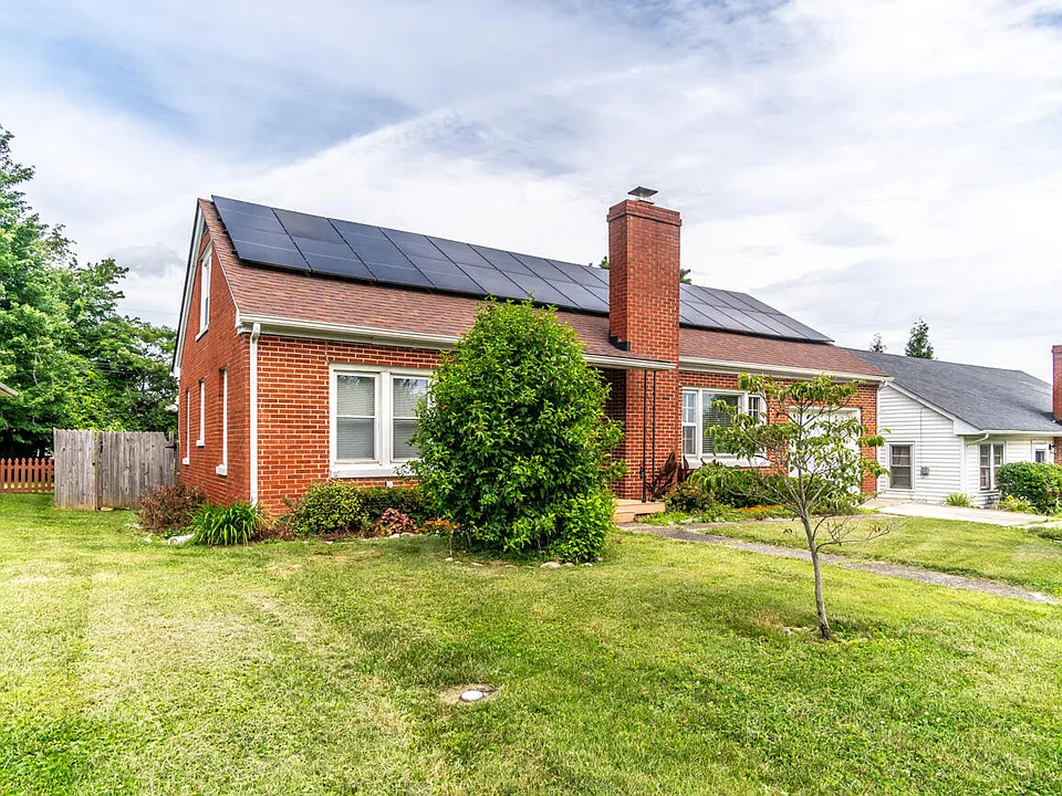 120 Windsor Dr