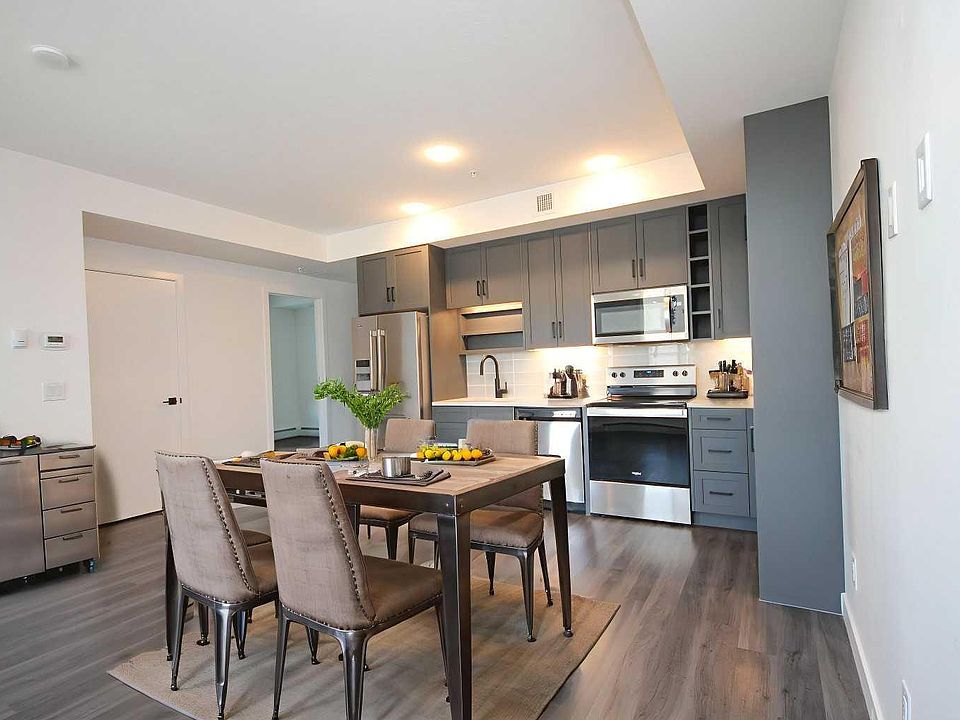 1st image of 4138 University Ave NW #406