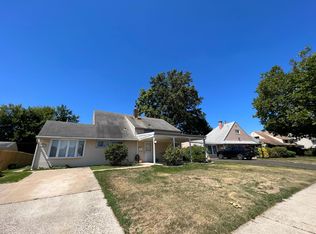 19 Noblewood Ln, Levittown, PA 19054