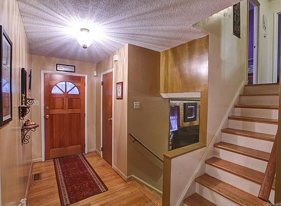 2nd image of 1733 Aster Ln
