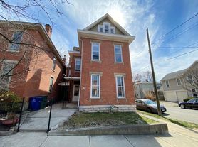 E Lincoln St 77 GW2, 1 Down