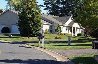 1st image of 192 Wedgewood Dr
