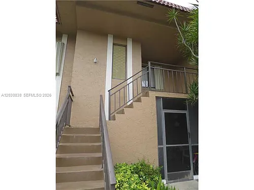 205 Lakeview Dr #202 Photo 1