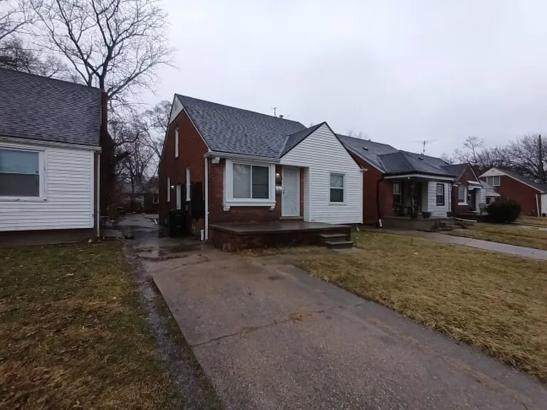 10177 Boleyn St — Photo 2