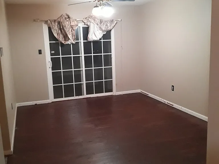 414 Sarah Dr — Photo 33