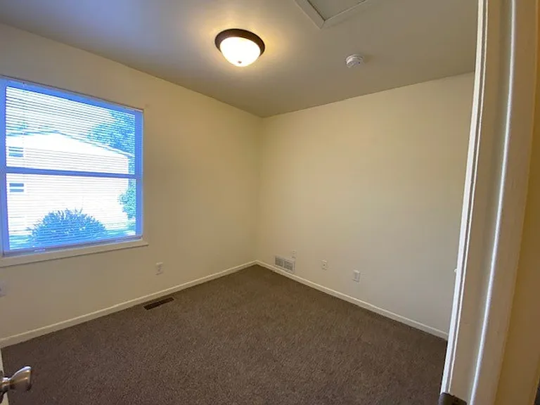 State Place Apartment Homes — Photo 136