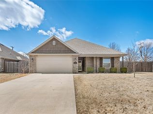 821 Romano Ave, Centerton, AR 72719