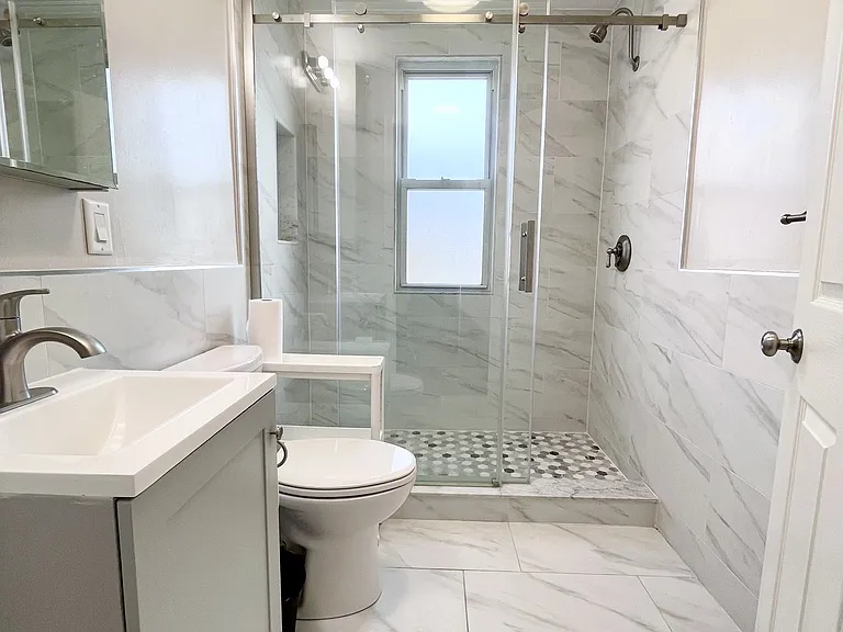 518 Pleasant St #2 — Photo 5