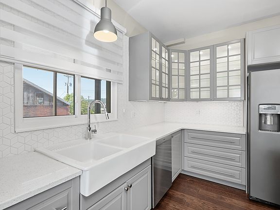 3rd image of 5641 Carnegie St