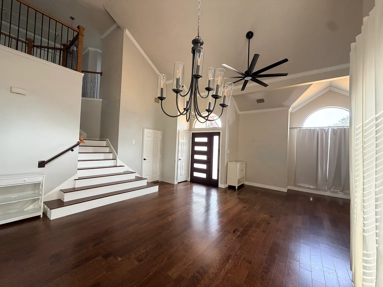 3 bed, 2.5 bath, 2197 sqft, $2,700 — Photo 3