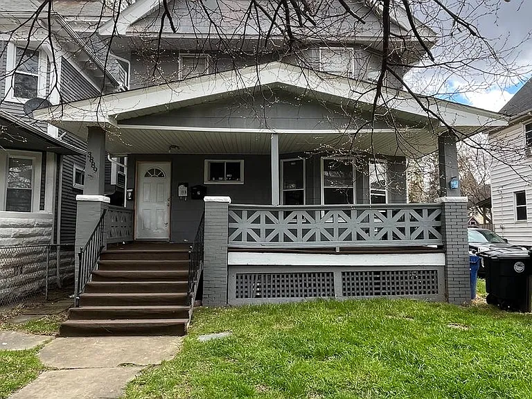 3889 W 33rd St — Photo 3