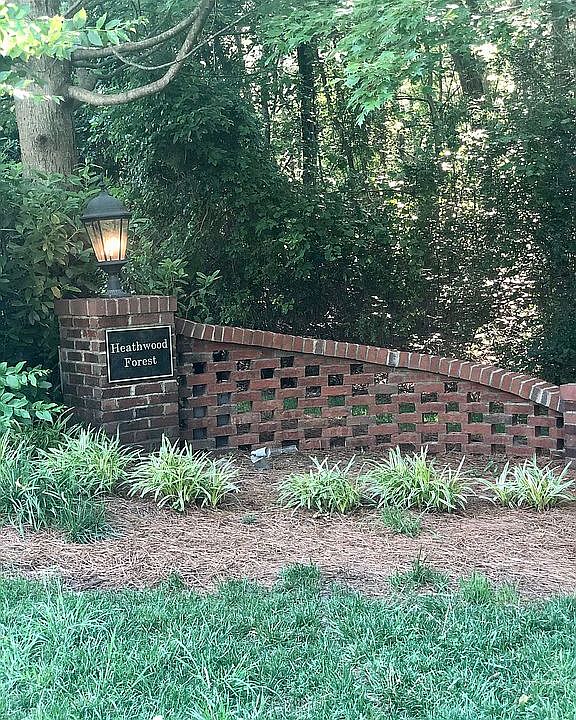 1st image of 391 Bromley Rd