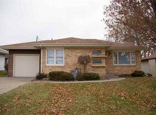 70 Devon Dr, Dubuque, IA 52001