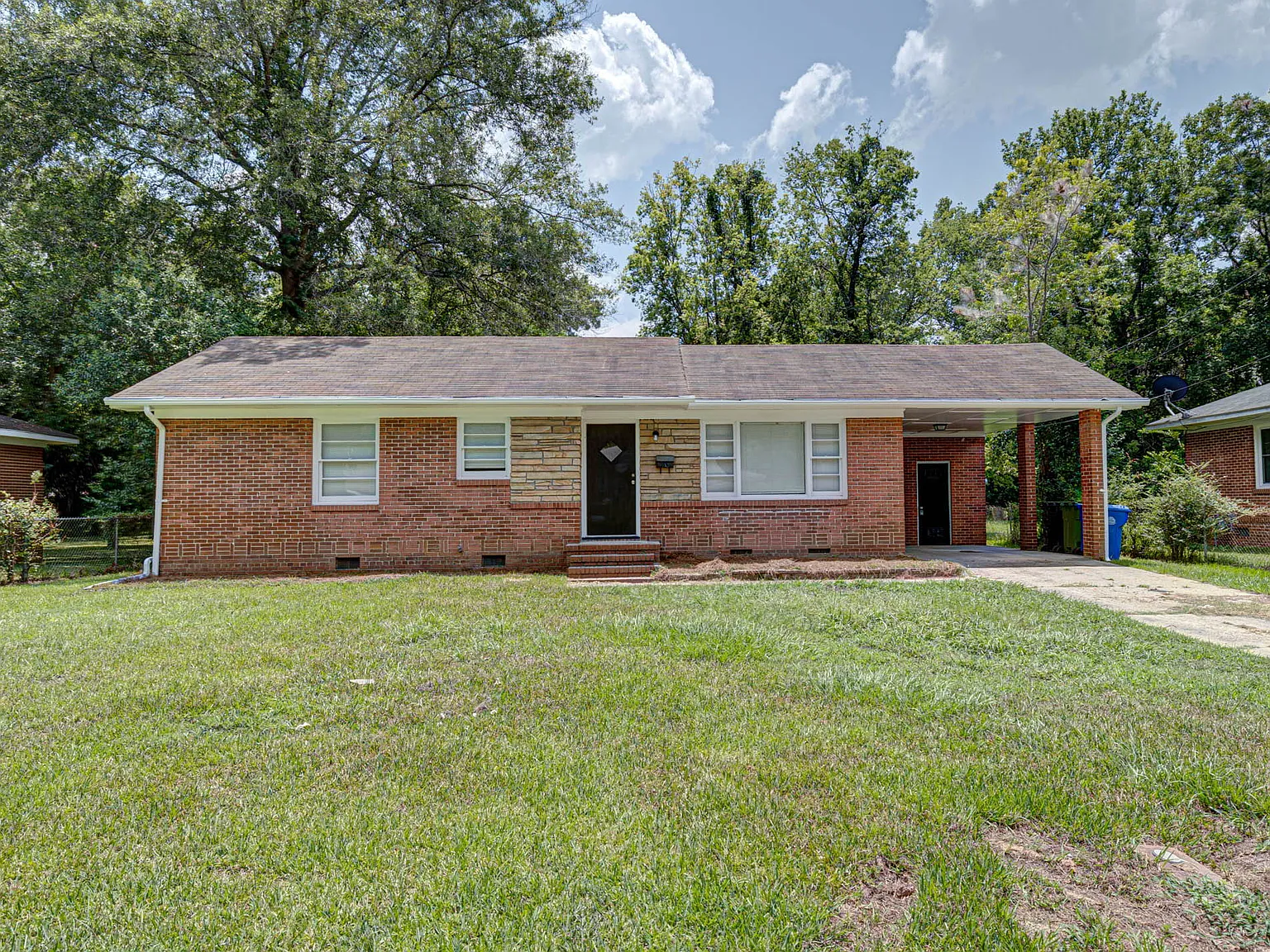 3 bed, 1736 sqft, $1,350 — Photo 1