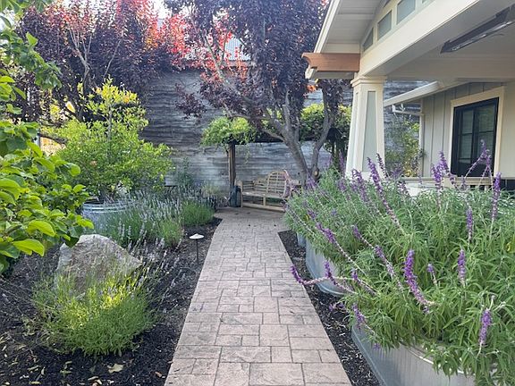 Front porch garden