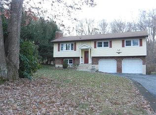 17 Sterling Rd, Carmel, NY 10512