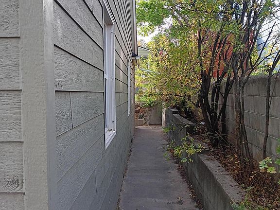 4th image of 820 1st Ave