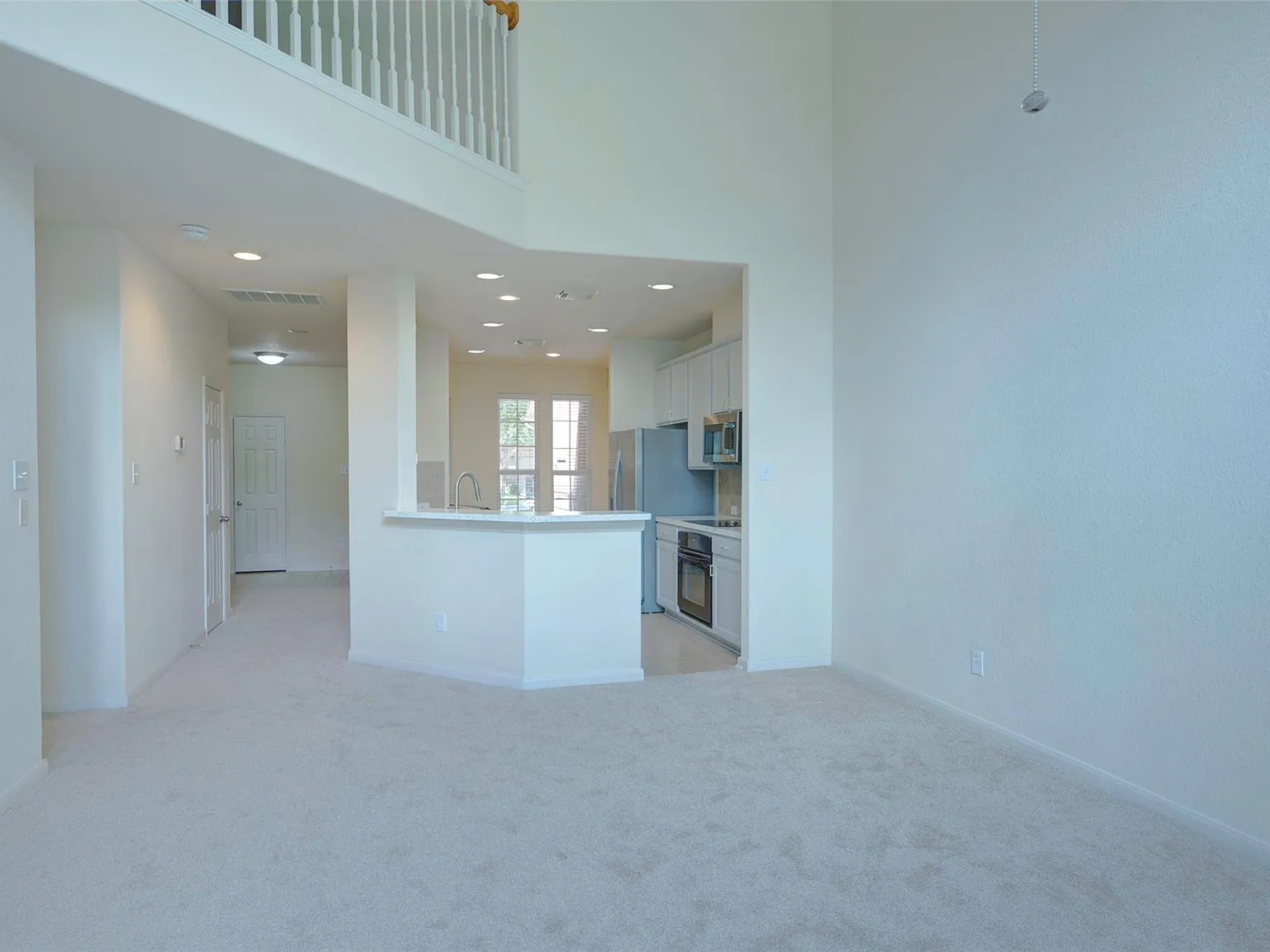 4 bed, 3.5 bath, 2235 sqft, $2,600 — Photo 2