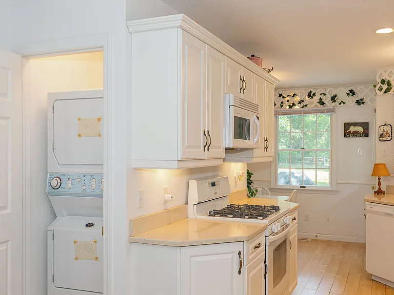 21 Oceanview Rd — Photo 6