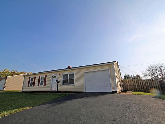 2nd image of 401 Stratford Cir