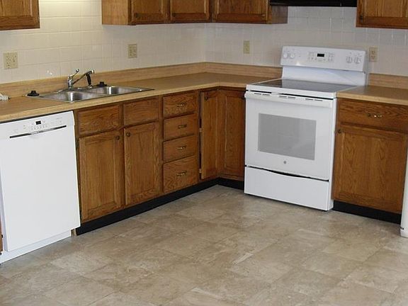 4th image of 543 Hickory Dr