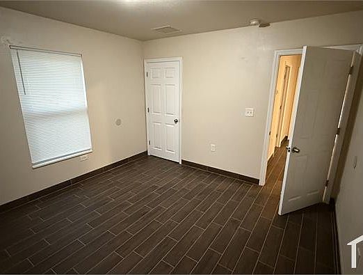 4th image of 865 20th Ave S