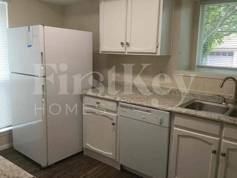 728 Southwynd St — Photo 8