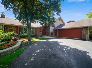 13009 S Seneca Rd, Palos Heights, IL 60463