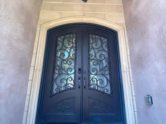 2nd image of 7347 Amestoy Ave