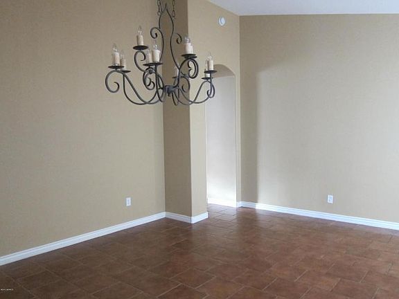 3rd image of 923 E Stoneman Pl