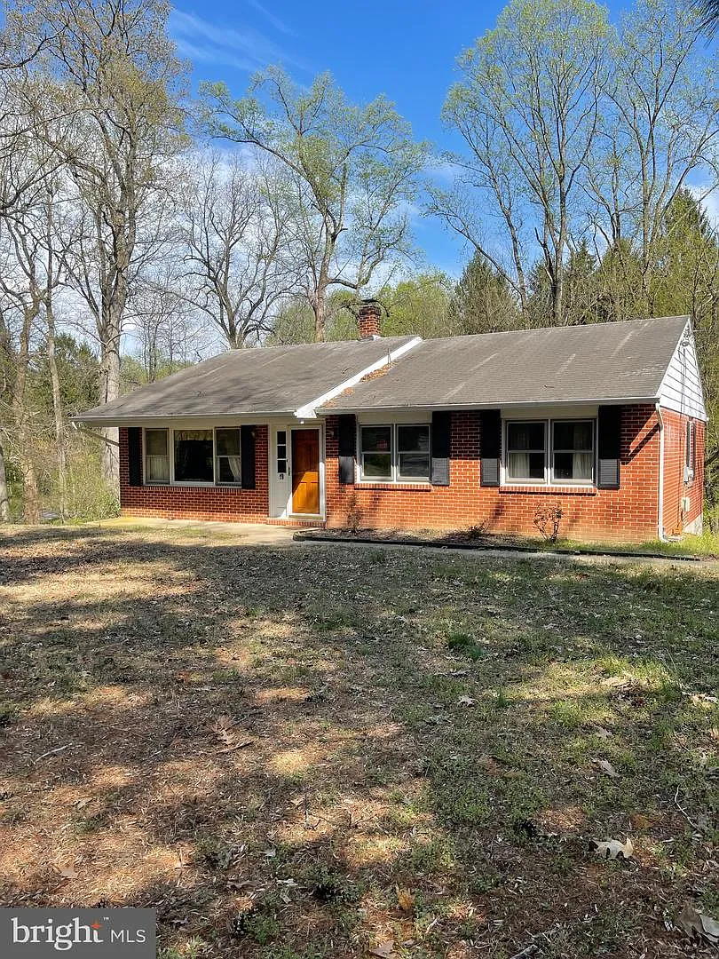 258 Walker Rd photo 1