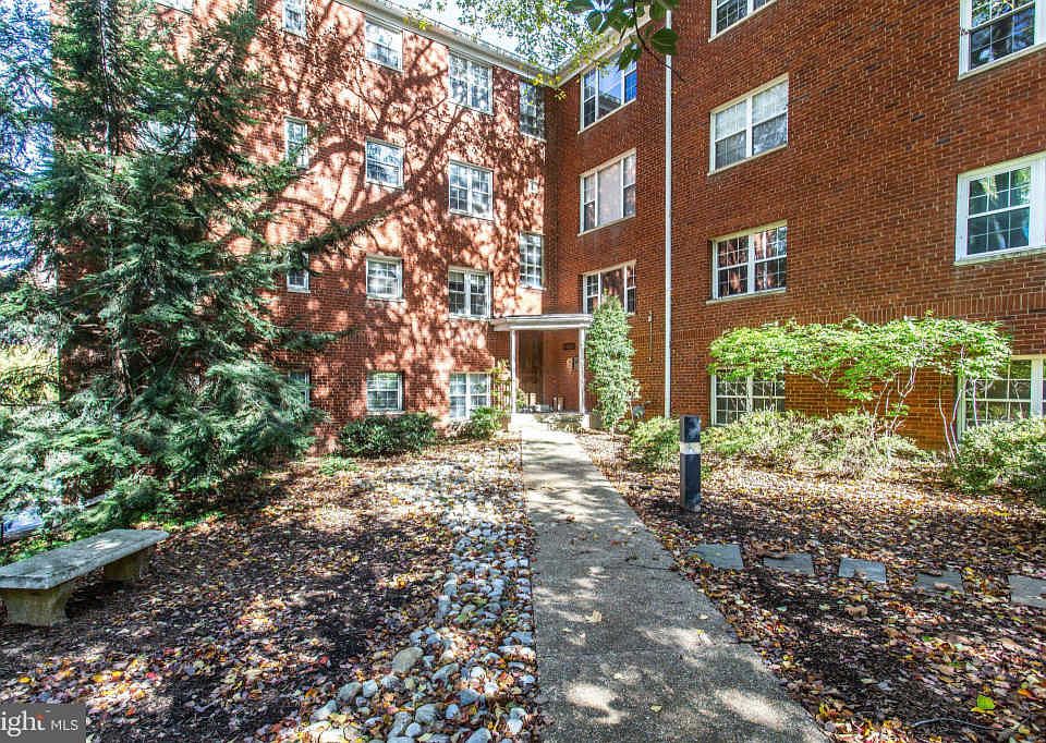 1st image of 1427 N Nash St #302