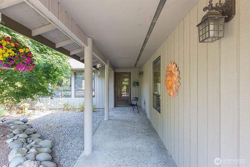 2nd image of 191 Sunland Drive