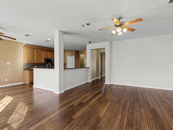 5th image of 2109 Glen Manor Rd