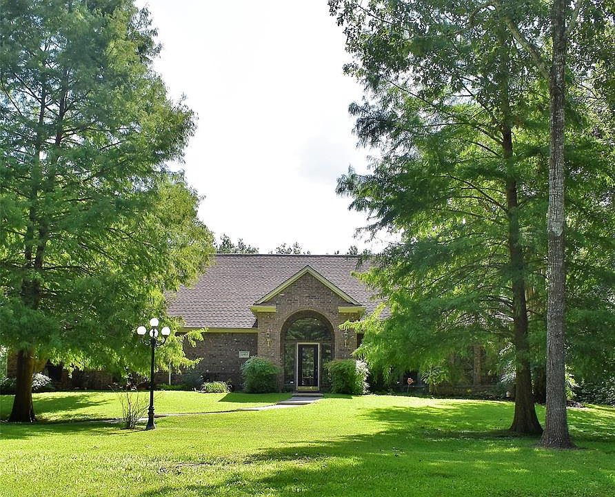 1st image of 12403 Pine Oak Dr