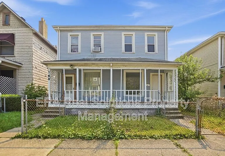 150 S Cypress Ave — Photo 1