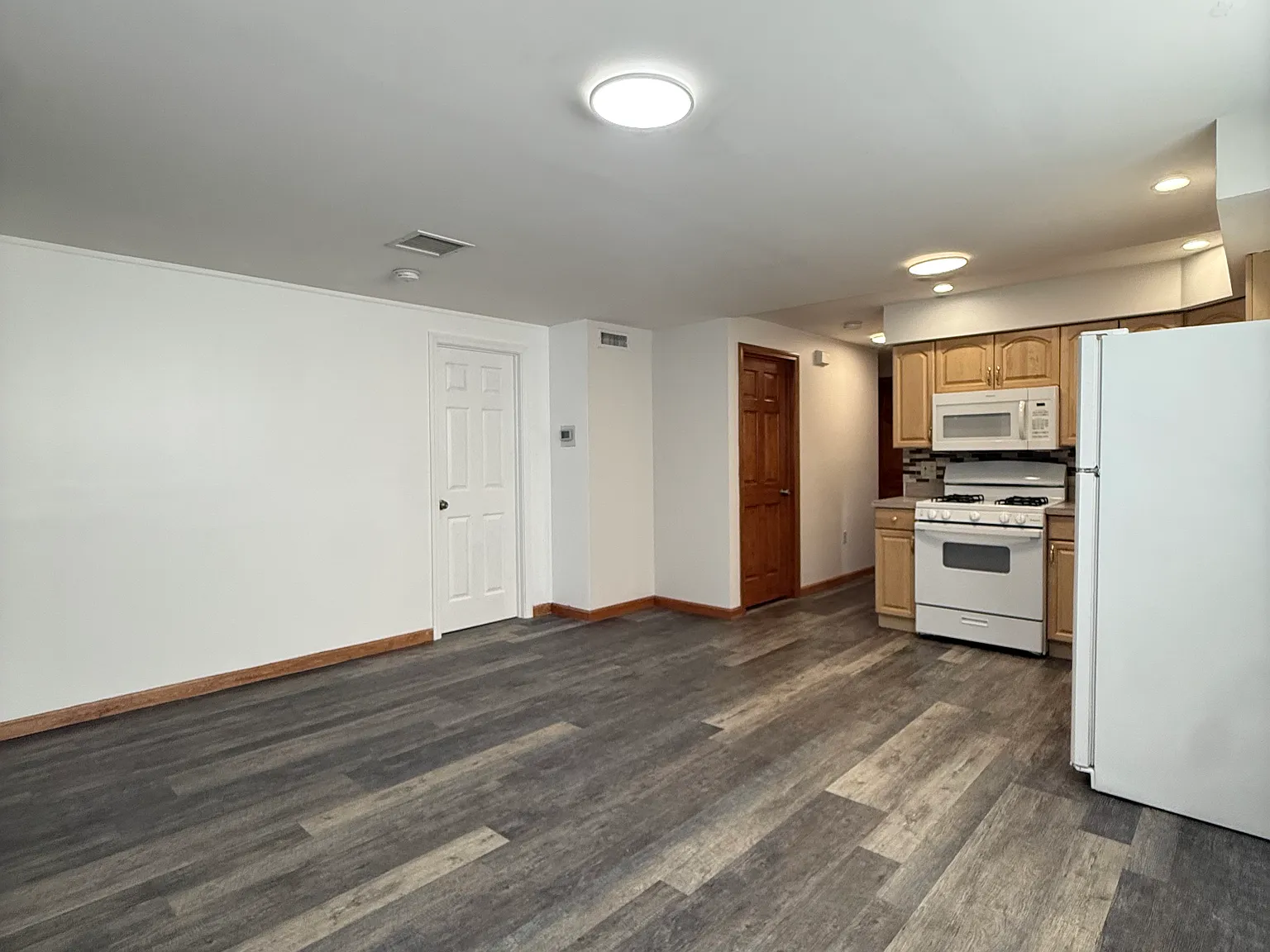 Daniel Rd, Hamden — Photo 2