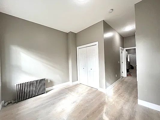 5th image of 310 E 93rd St APT 5W