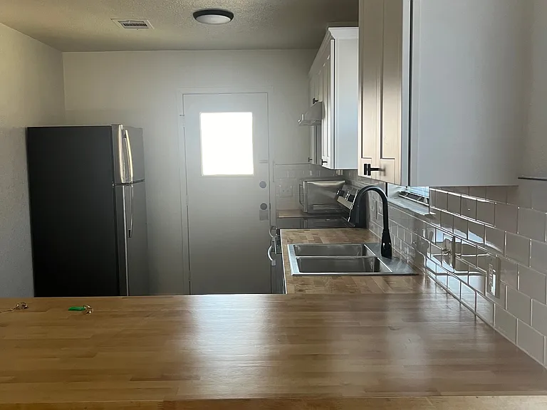 1410 Chapel Creek Rd — Photo 2