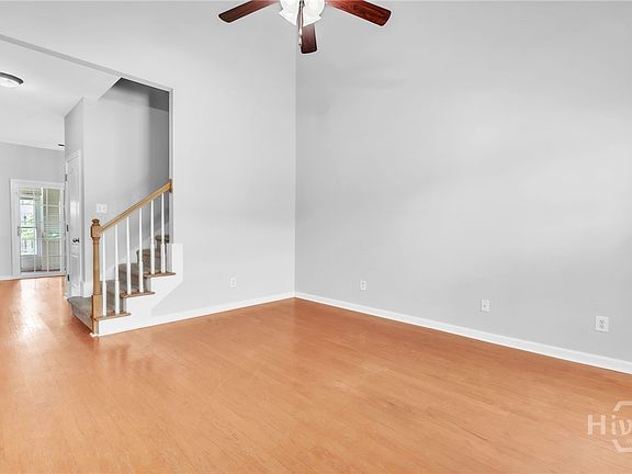 3rd image of 120 Cromer St
